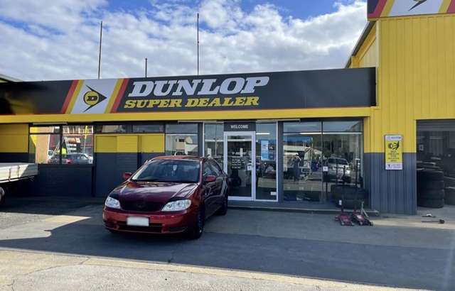 Dunlop Super Dealer New Norfolk Tyre Service workshop gallery image