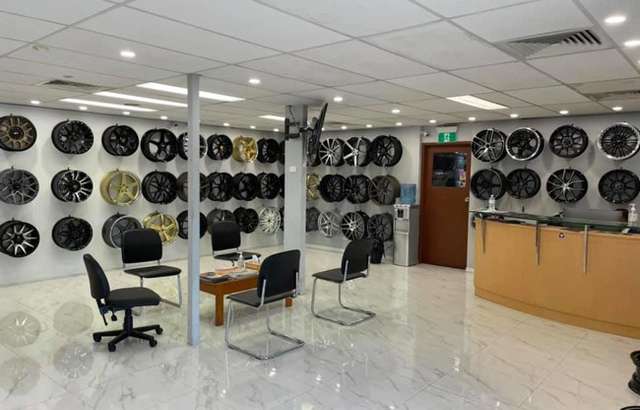 Hi5 Tyres And Auto workshop gallery image