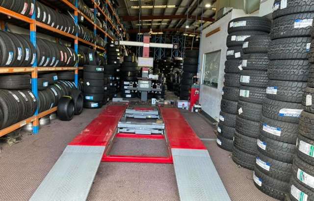 Hi5 Tyres And Auto workshop gallery image