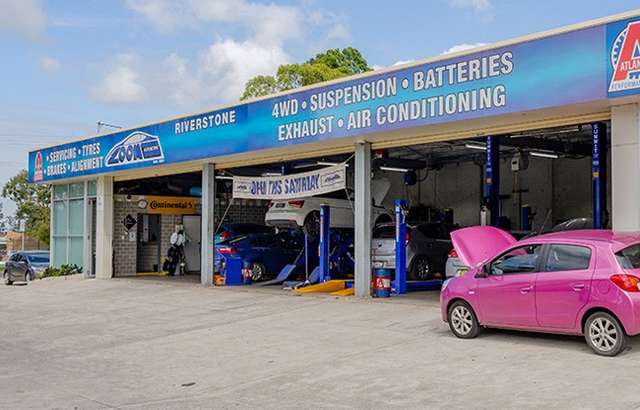 Zoom Automotive workshop gallery image