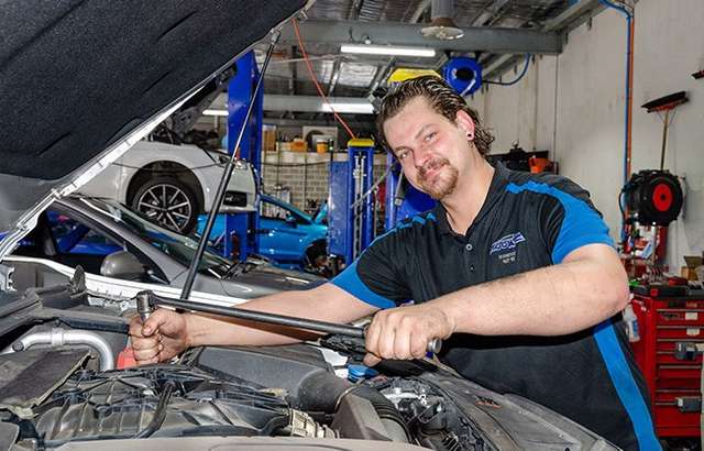 Zoom Automotive workshop gallery image
