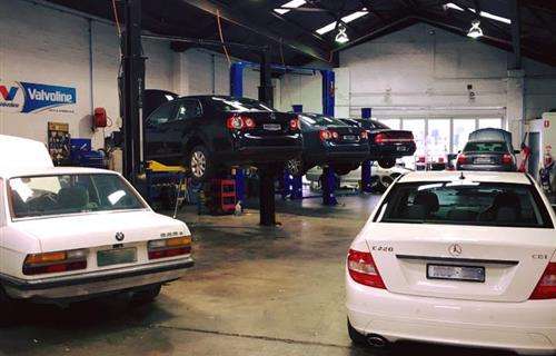 LineaRossa Auto Service Centre workshop gallery image