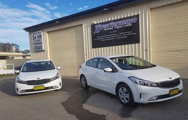JJ Performance Smash Repairs workshop gallery image
