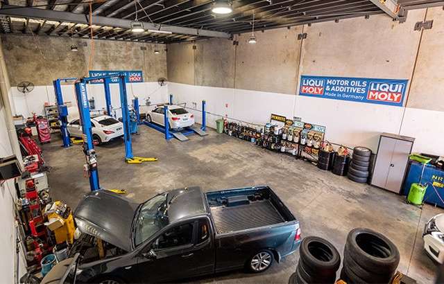 Moving Motors Pty Ltd workshop gallery image