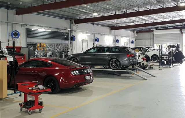 Willmot Smash Repair Specialist workshop gallery image