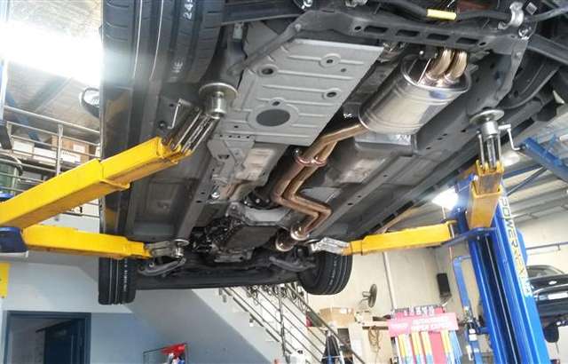 Plumpton Autos workshop gallery image