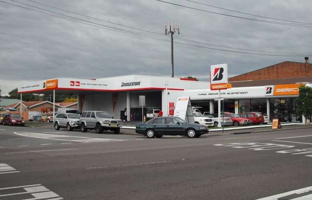 Bridgestone Select Tyre & Auto Mayfield workshop gallery image