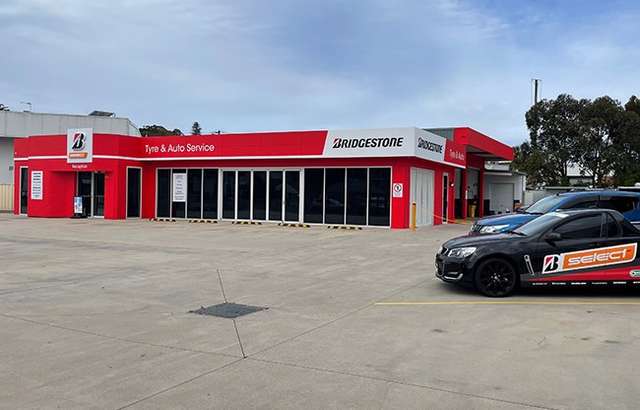 Bridgestone Select Tyre & Auto Cardiff workshop gallery image