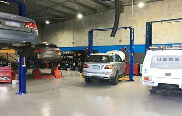 Sims Auto workshop gallery image