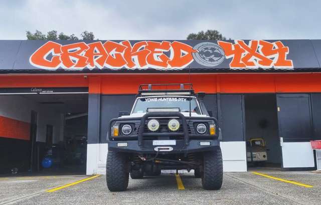 Cracked 4x4 Customs workshop gallery image