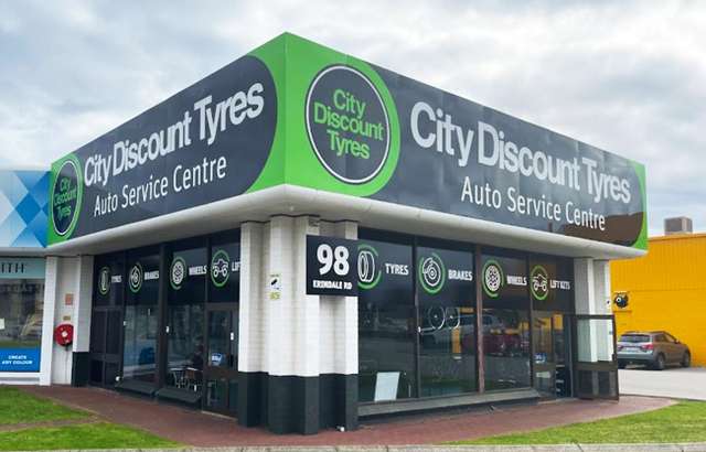 City Discount Tyres Balcatta workshop gallery image