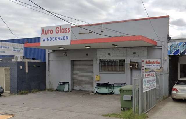 Auto Glass Centre of Melbourne workshop gallery image