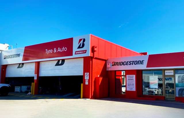 Bridgestone Select Tyre & Auto Stafford workshop gallery image