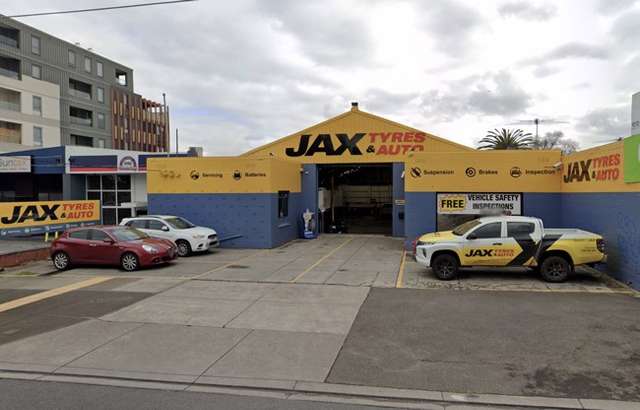 JAX Tyres & Auto Essendon workshop gallery image