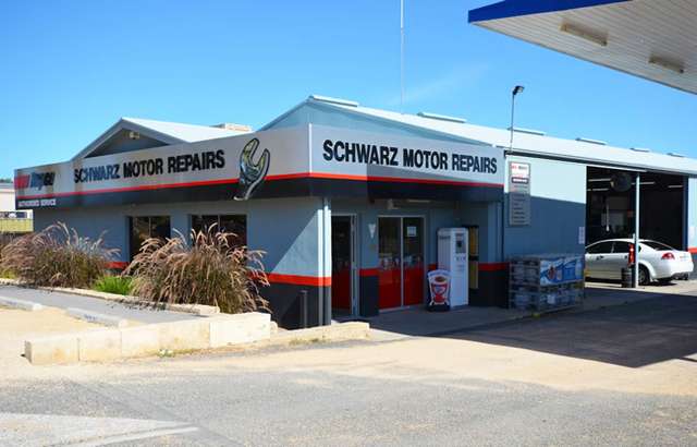 Schwarz Motor Repairs workshop gallery image