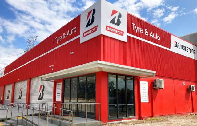 Bridgestone Select Tyre & Auto Prospect workshop gallery image