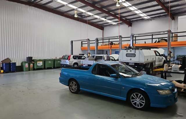 FIXACAR Coorparoo workshop gallery image