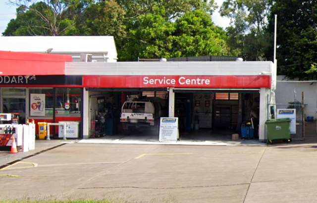 Ultimate Autocare Jindalee workshop gallery image