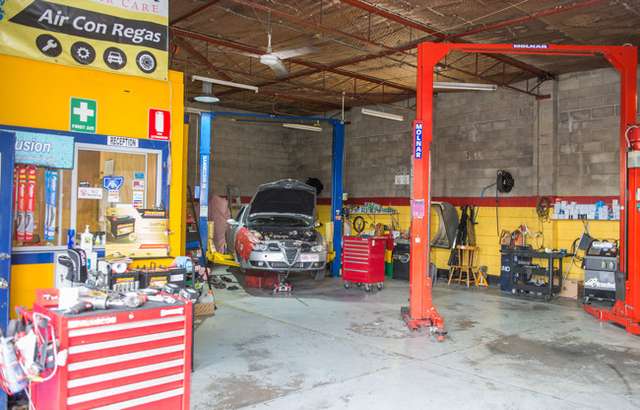 Grace Mechanic workshop gallery image