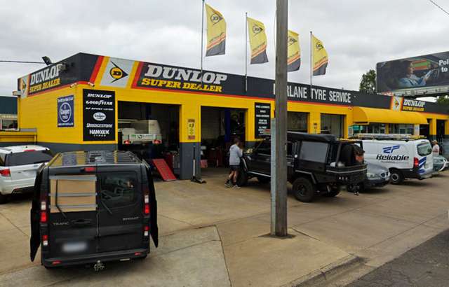 Dunlop Super Dealer Geelong workshop gallery image