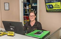 Express Lube Cessnock image