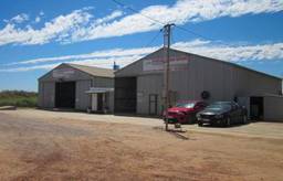 Dongara Smash Repairs & Windscreens image
