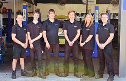 Express Lube West Gosford image