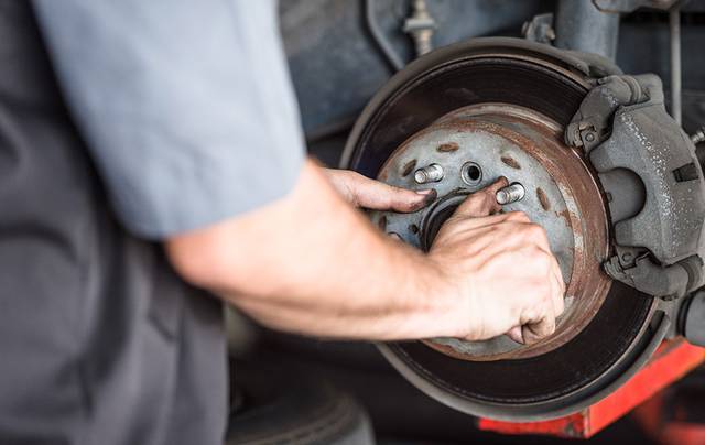 Wheel stud replacement