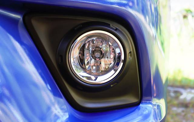 Fog light bulb replacement