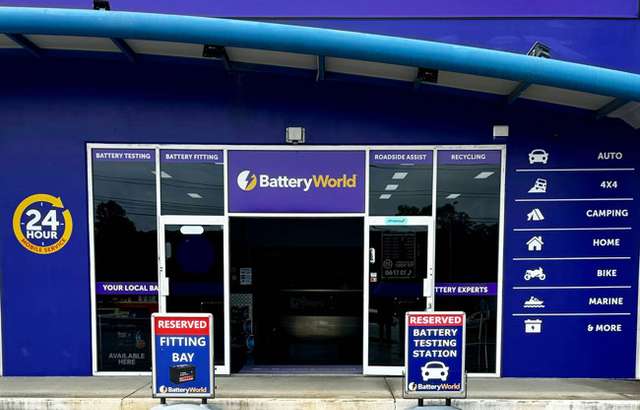 Battery World Burleigh workshop gallery image