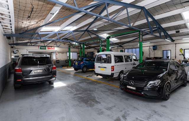 Ultra Tune Artarmon workshop gallery image