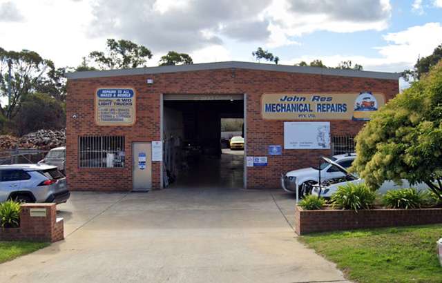 John Res Mechanical Repairs workshop gallery image
