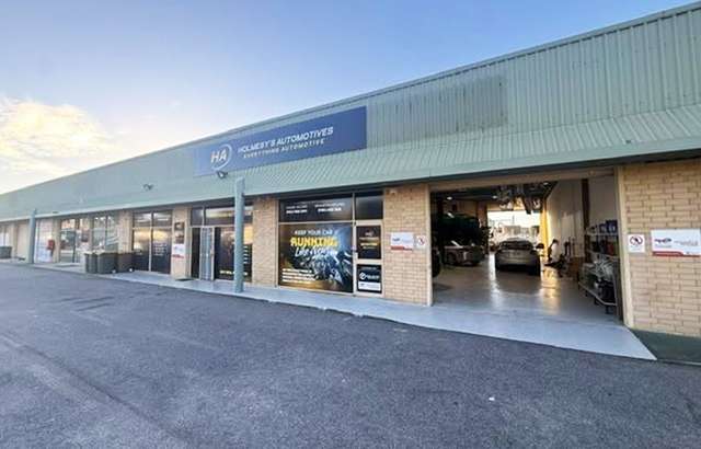 Holmesys Automotives workshop gallery image
