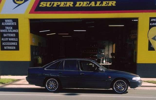 Dunlop Super Dealer Maryborough (Vic) workshop gallery image