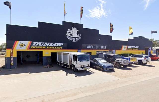Dunlop Super Dealer Griffith workshop gallery image