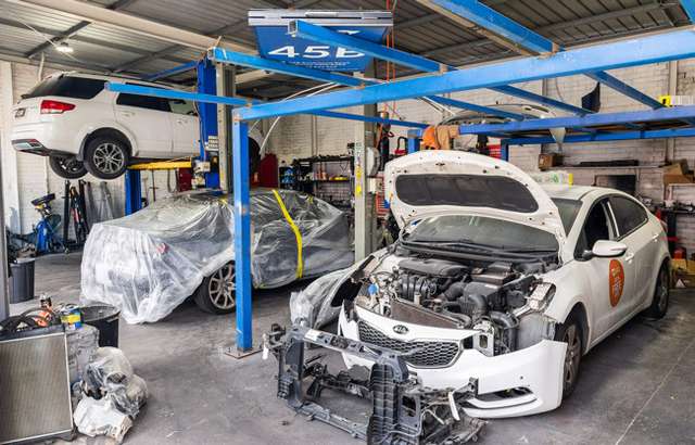 Fixsar Auto Repair Services workshop gallery image