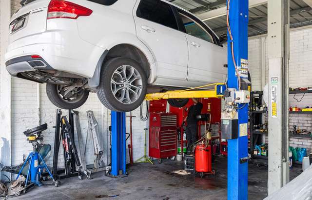 Fixsar Auto Repair Services workshop gallery image