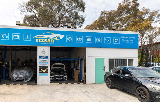 Fixsar Auto Repair Services workshop gallery image