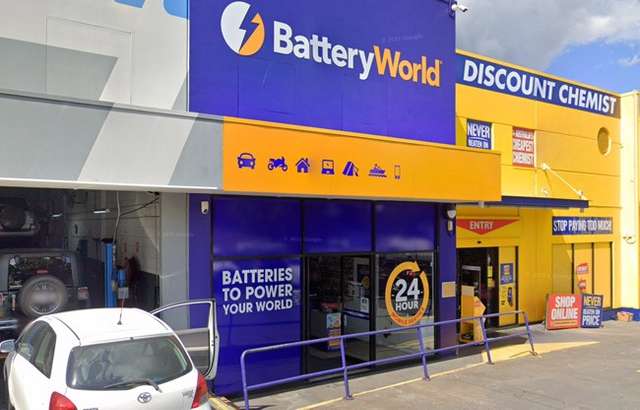 Battery World Indooroopilly workshop gallery image