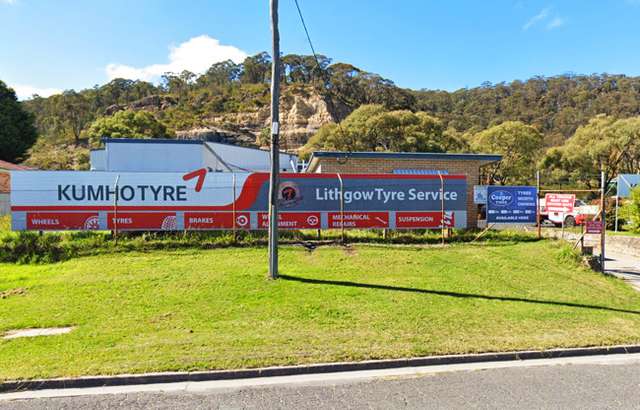 Lithgow Tyre Service workshop gallery image