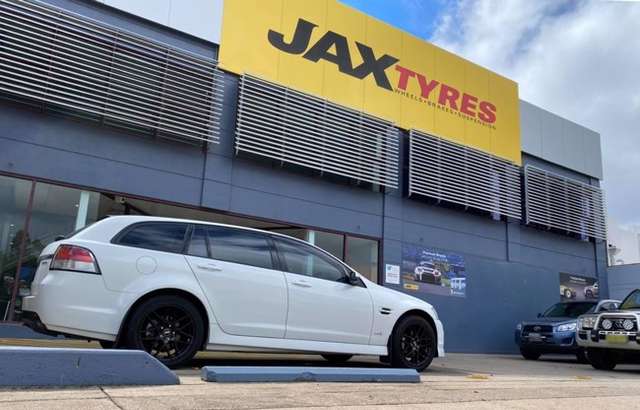 JAX Tyres & Auto Tamworth workshop gallery image