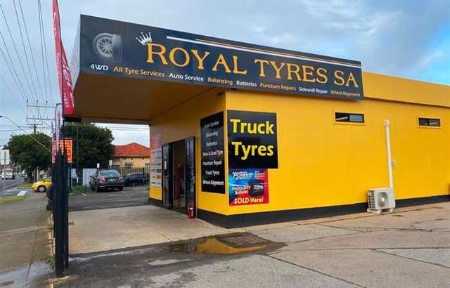 Royal Tyres SA workshop gallery image