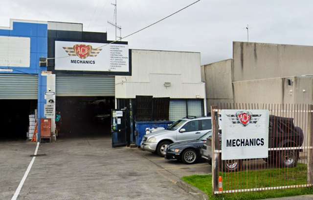Ace Mechanics Melbourne workshop gallery image