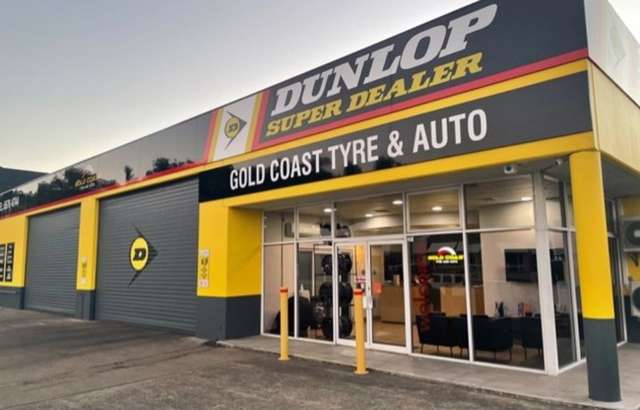 Dunlop Super Dealer West Burleigh workshop gallery image
