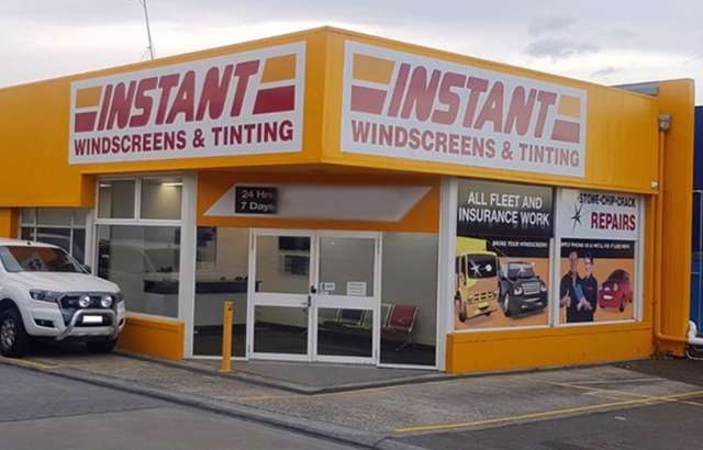 Instant Windscreens & Tinting Hobart workshop gallery image