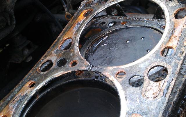 Head gasket replacement cost and repair