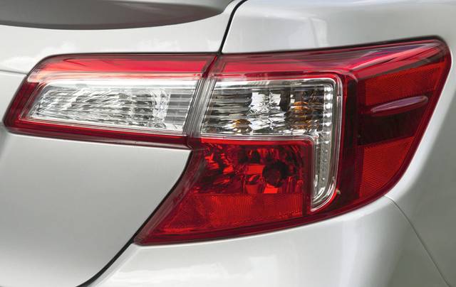 Tail light lens replacement costs