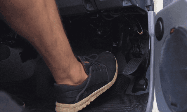 testing brake pads in car