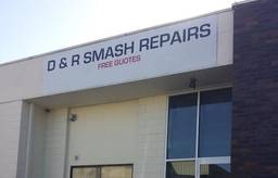 D & R Smash Repairs image